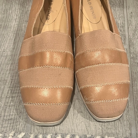 Donald Pliner neutral walking Beige Striped Loafers size 9 - Picture 4 of 9